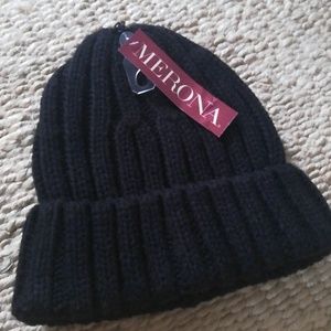 Cozy hat never worn
